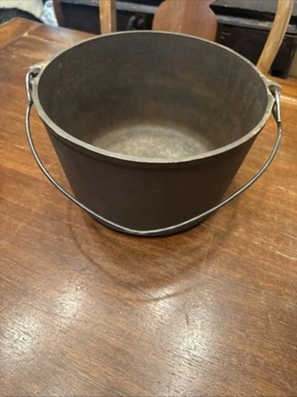 Vintage Cast-Iron Dutch Oven FBP-D 8” Bail Handle